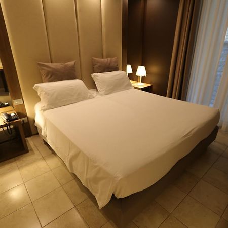 Hotel Lafayette Giovinazzo Bagian luar foto