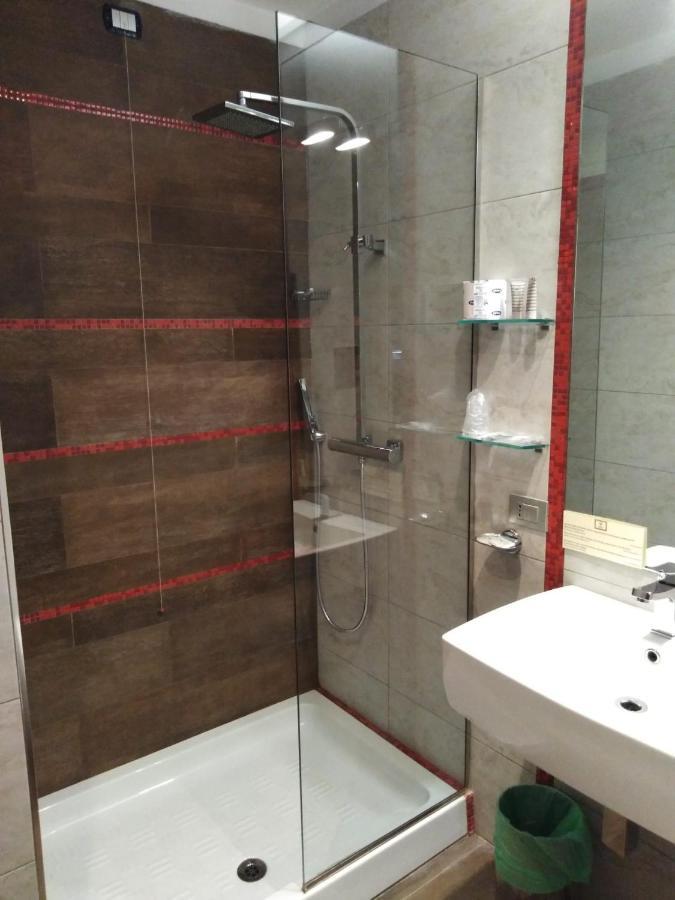 Hotel Lafayette Giovinazzo Bagian luar foto