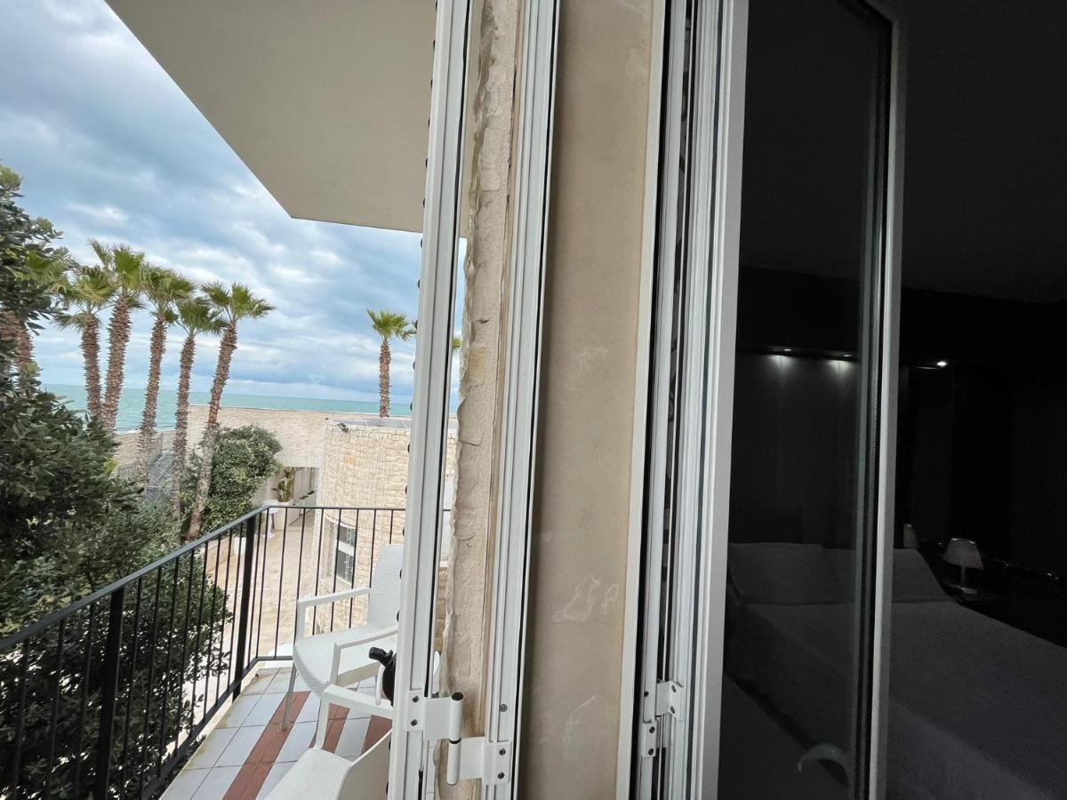 Hotel Lafayette Giovinazzo Bagian luar foto