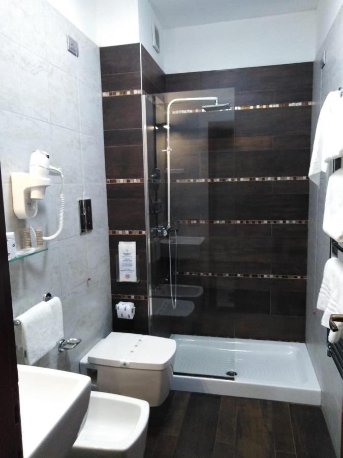 Hotel Lafayette Giovinazzo Bagian luar foto