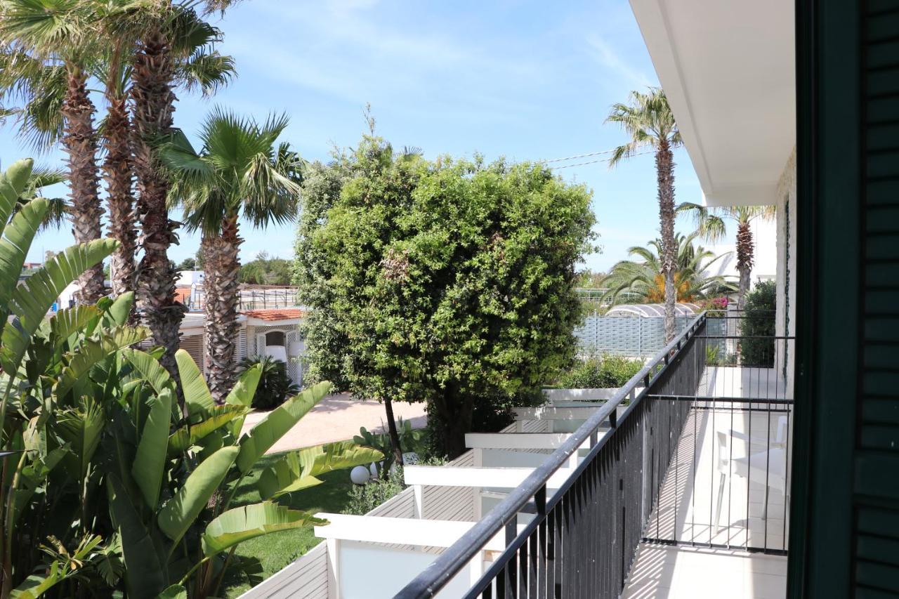 Hotel Lafayette Giovinazzo Bagian luar foto