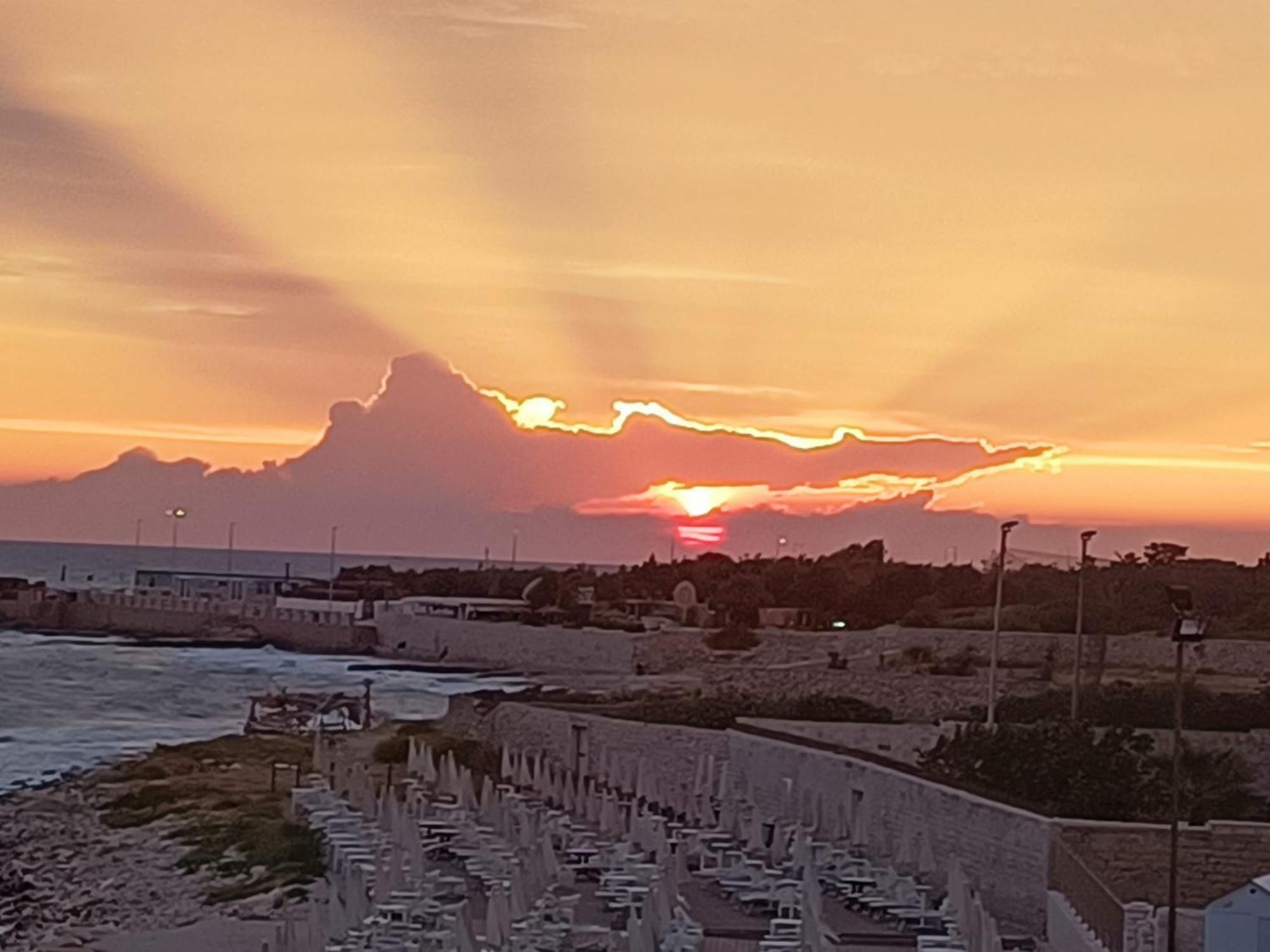 Hotel Lafayette Giovinazzo Bagian luar foto