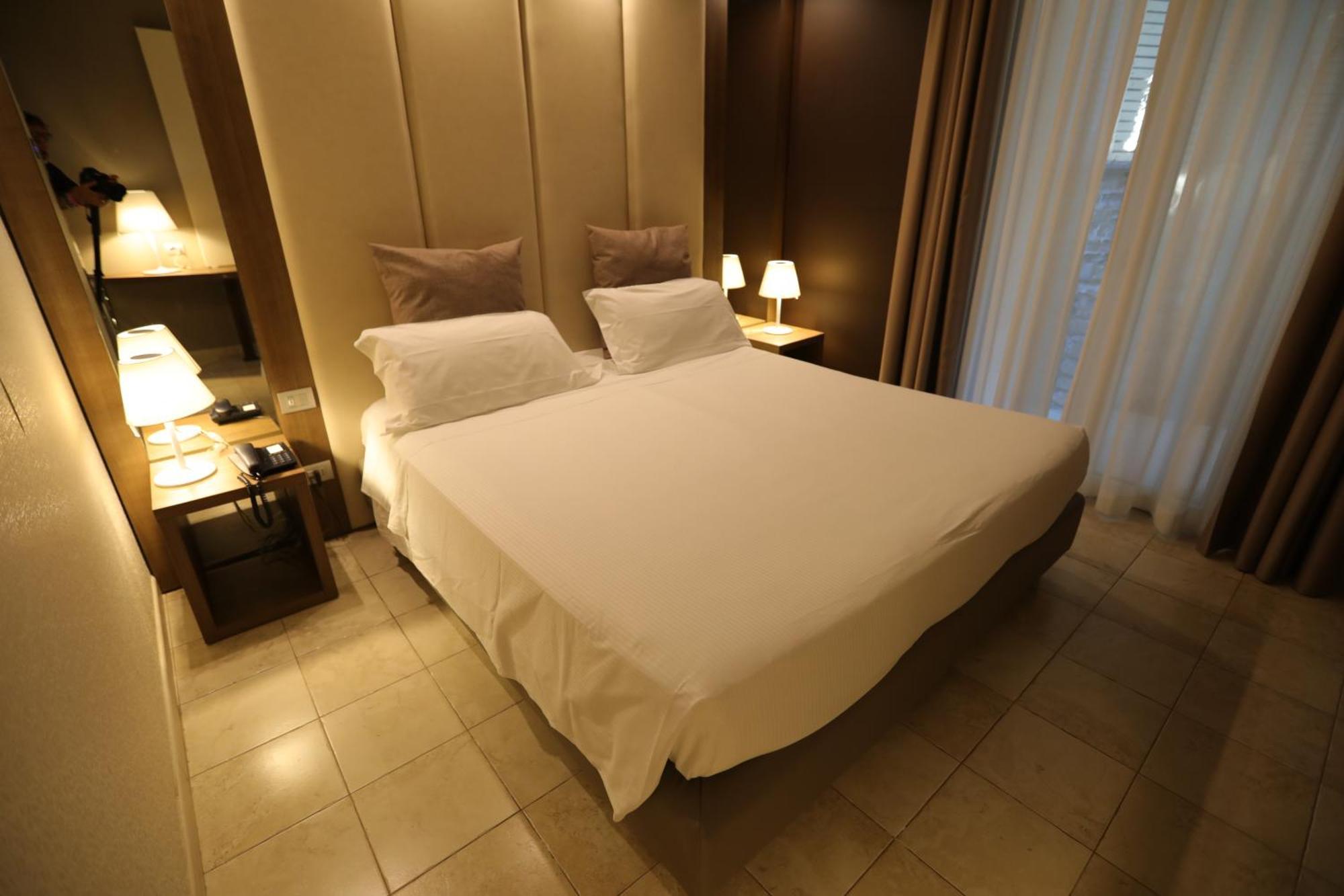 Hotel Lafayette Giovinazzo Bagian luar foto